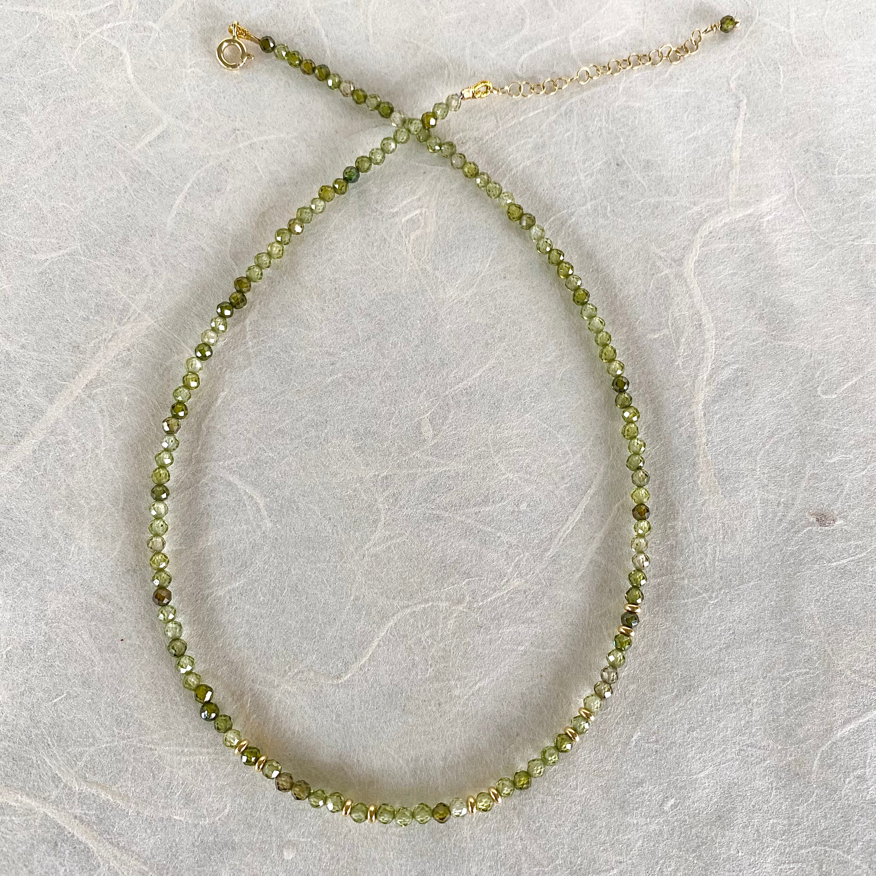 Girocollo Verde Oliva e Rondelle alternate