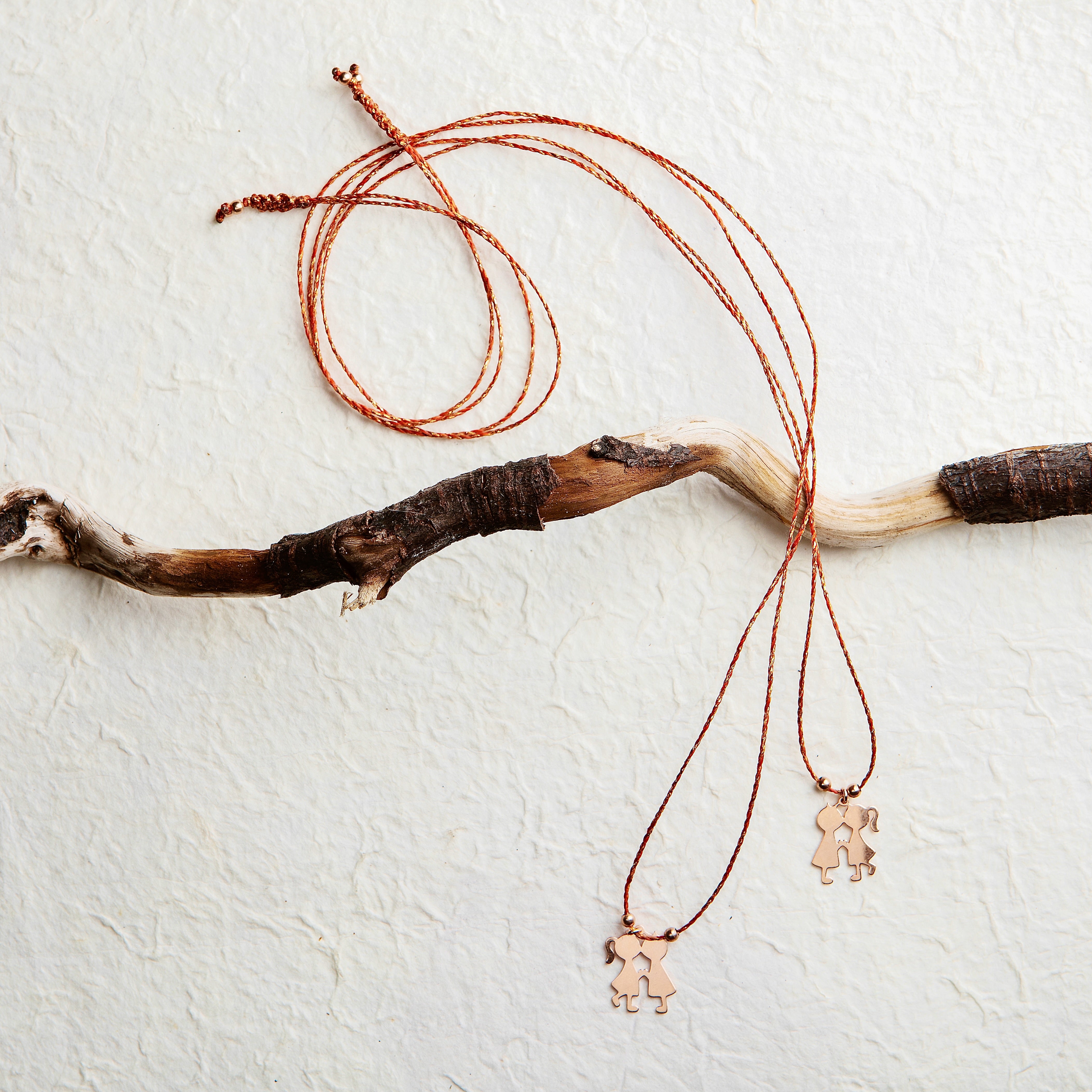 Bacio degli Innamorati: Un Gioiello di Amore e Connessione